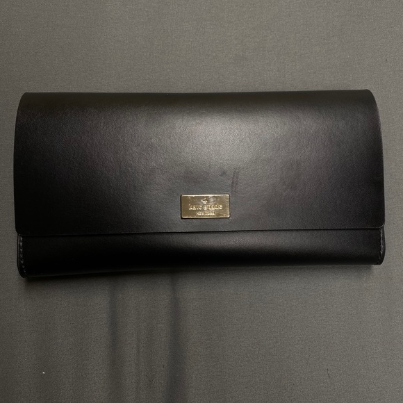 Kate Spade New York Wallet - Picture 1 of 4